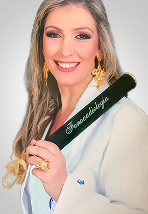 Foto da fonoaudióloga Elisangela Pelini, da Clínica Infance.